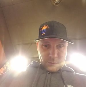 Meet your Posher, Dennis